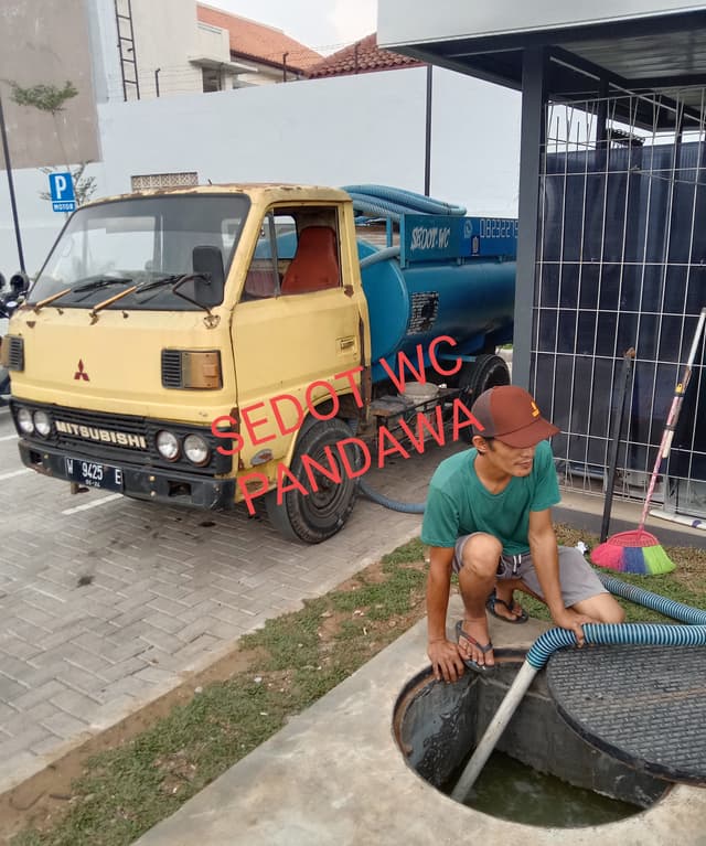 tukang sedot wc.jpg